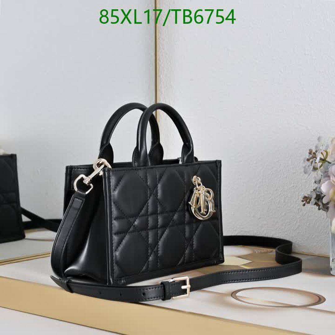 Dior-Bags(4A) Code: TB6754 $: 85USD