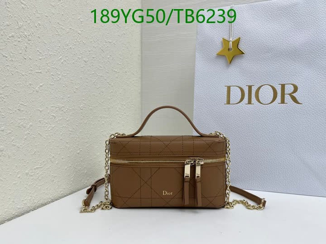 Dior-Bags(5A) Code: TB6239 $: 189USD