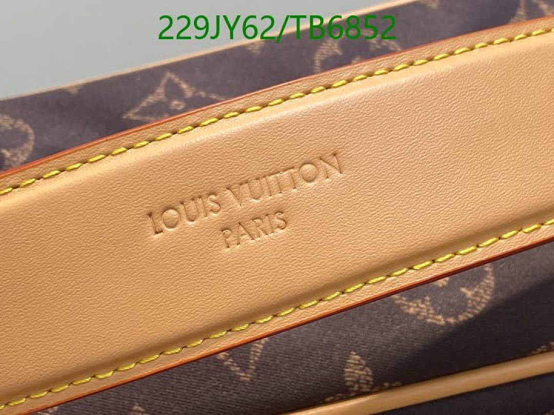 LV-Bags(5A) Code: TB6852 $: 229USD