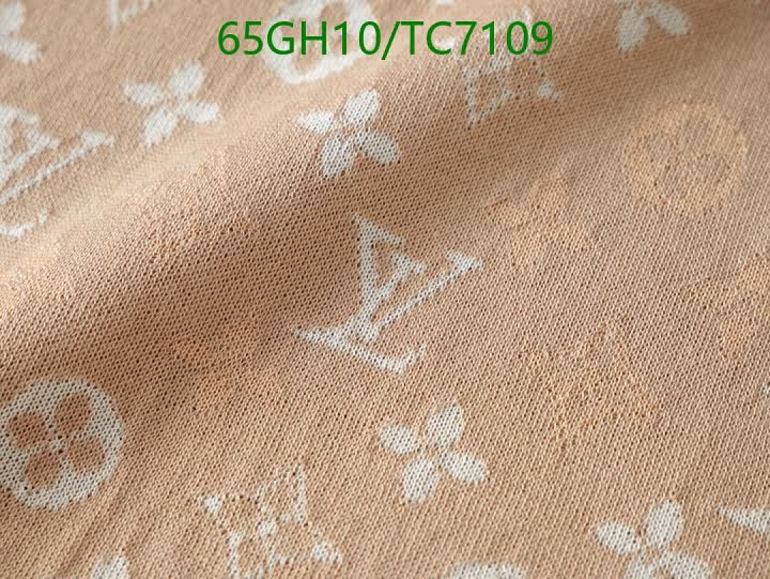 LV-Clothing Code: TC7109 $: 65USD