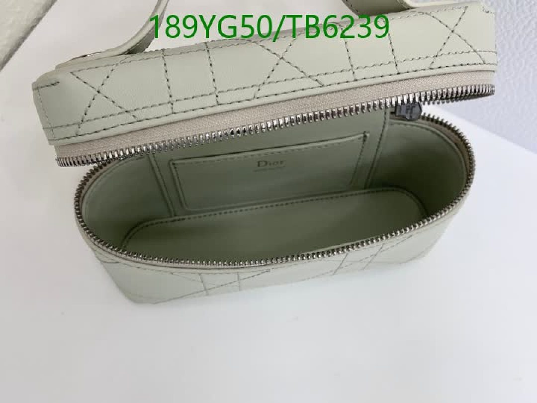 Dior-Bags(5A) Code: TB6239 $: 189USD