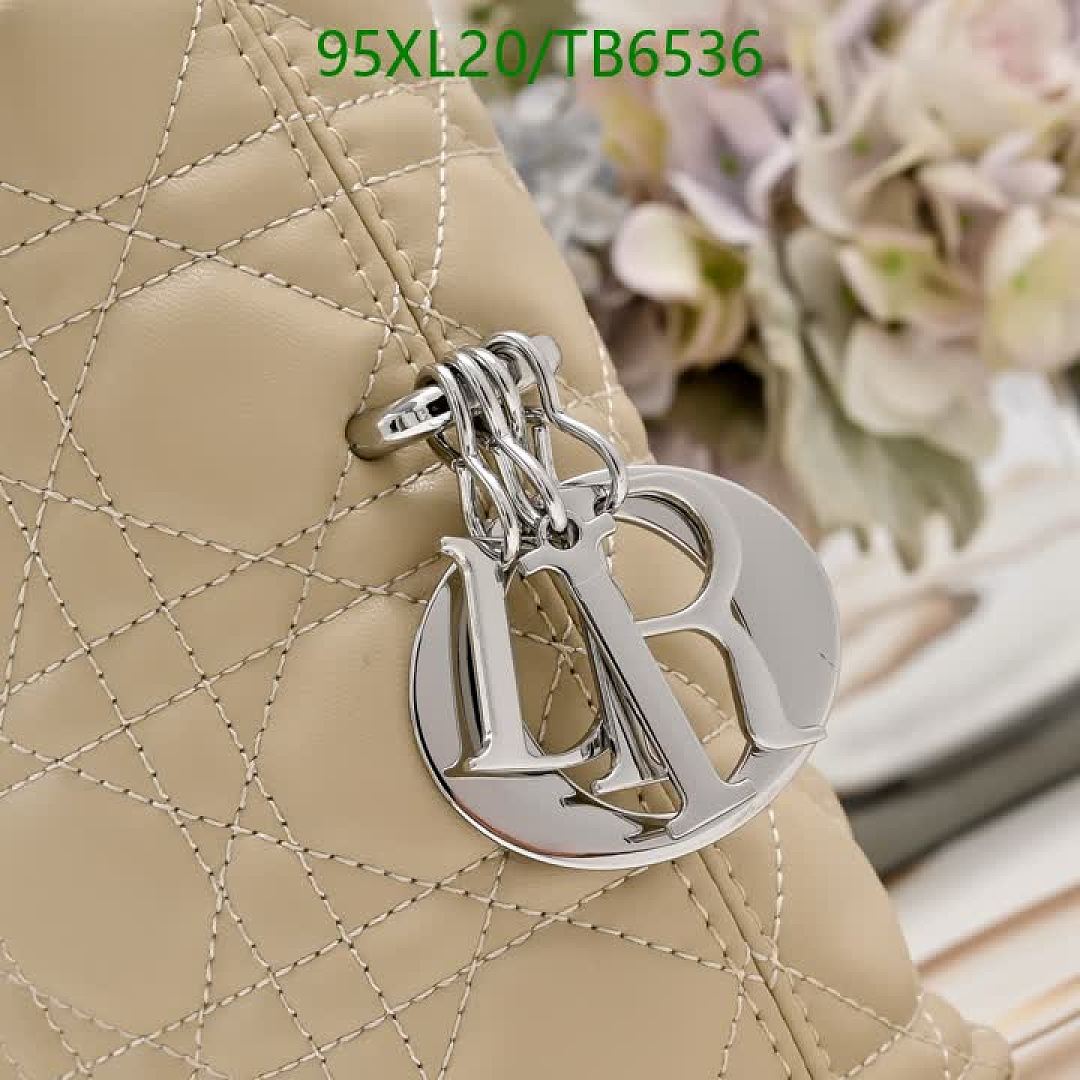 Dior-Bags(4A) Code: TB6536 $: 95USD