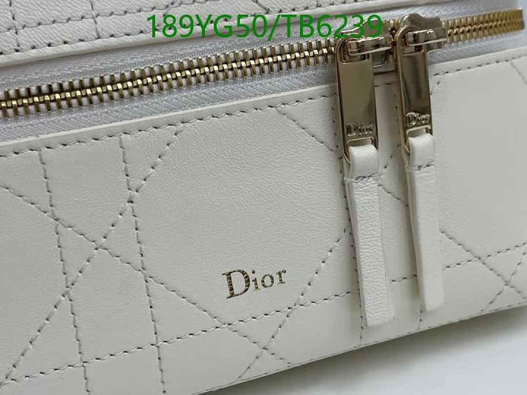 Dior-Bags(5A) Code: TB6239 $: 189USD