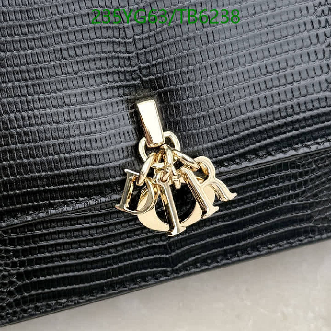 Dior-Bags(5A) Code: TB6238 $: 235USD