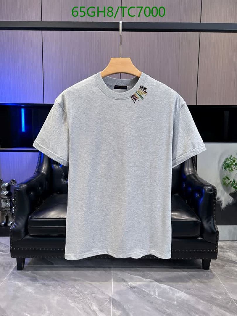 LV-Clothing Code: TC7000 $: 65USD