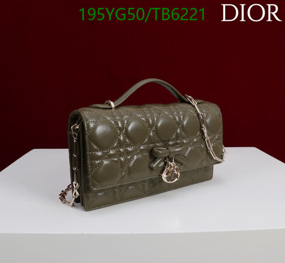 Dior-Bags(5A) Code: TB6221 $: 195USD