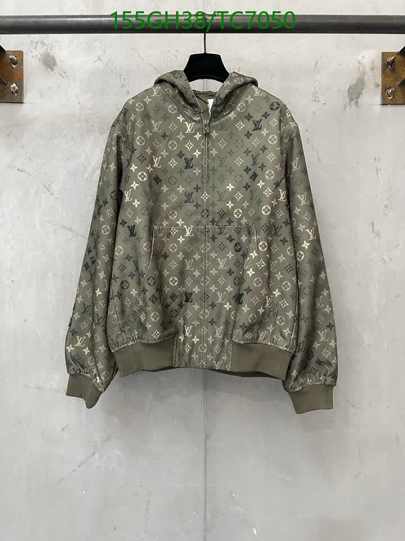 LV-Clothing Code: TC7050 $: 155USD