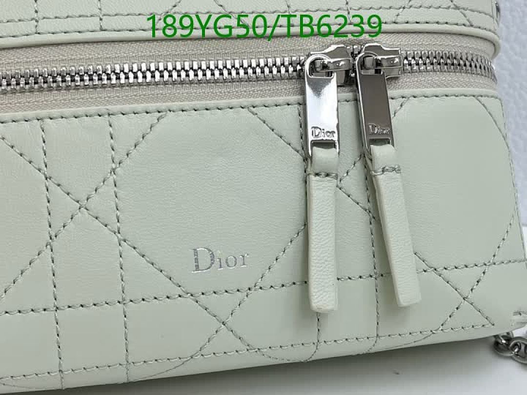 Dior-Bags(5A) Code: TB6239 $: 189USD