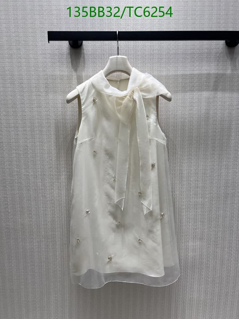 LV-Clothing Code: TC6254 $: 135USD