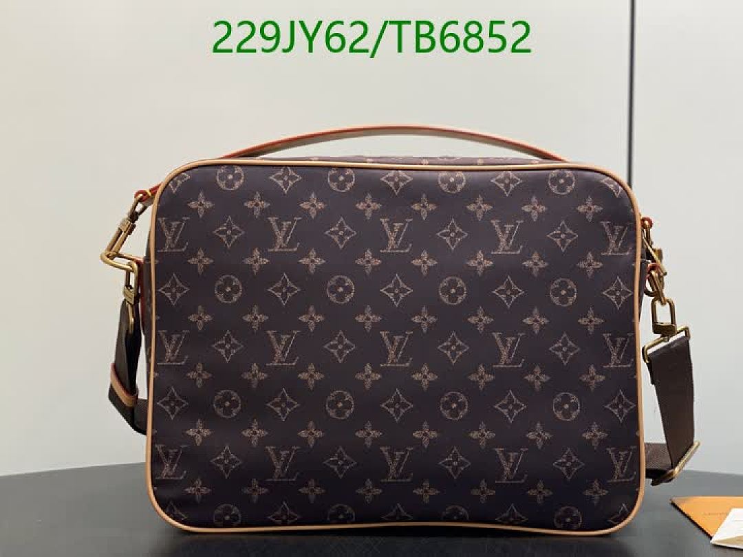 LV-Bags(5A) Code: TB6852 $: 229USD