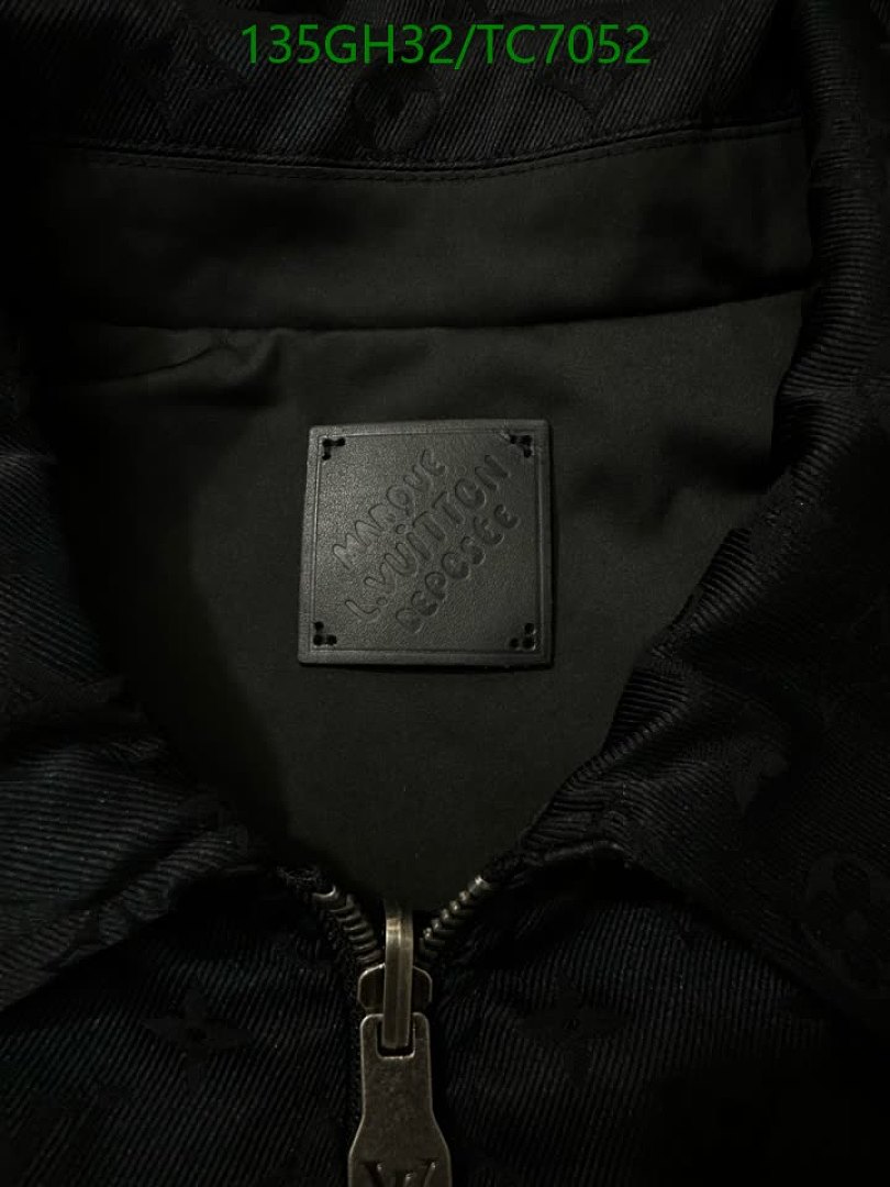 LV-Clothing Code: TC7052 $: 135USD