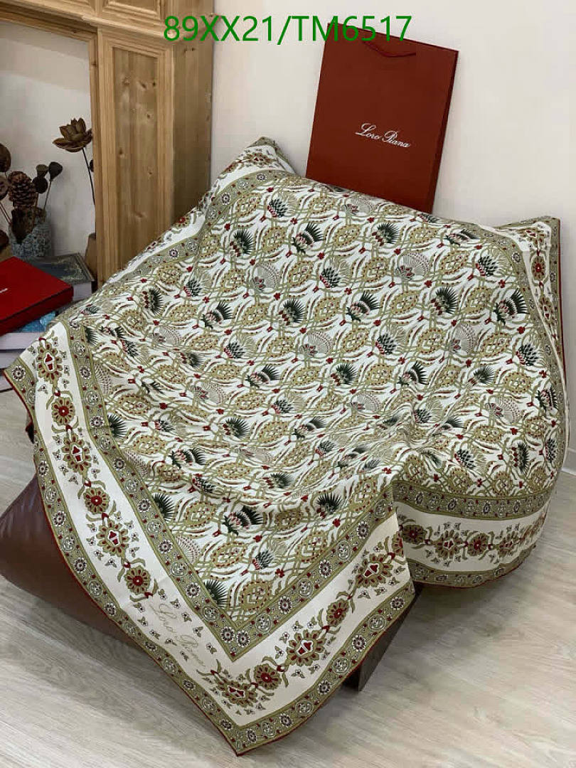 LV-Scarves Code: TM6517 $: 89USD