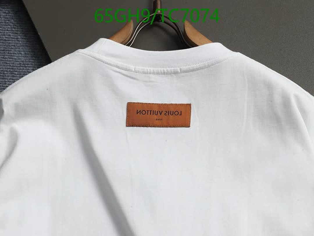 LV-Clothing Code: TC7074 $: 65USD