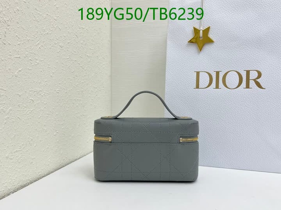 Dior-Bags(5A) Code: TB6239 $: 189USD