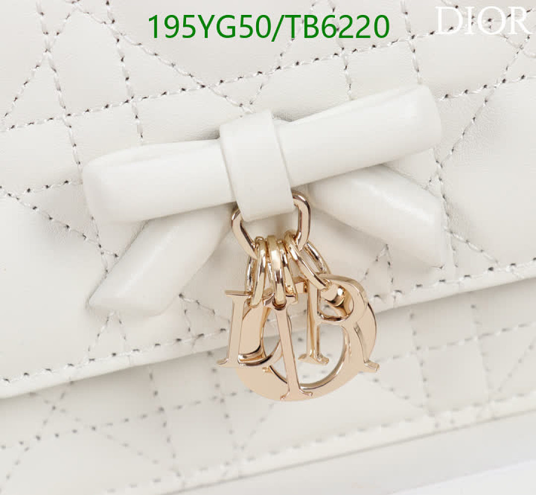 Dior-Bags(5A) Code: TB6220 $: 195USD