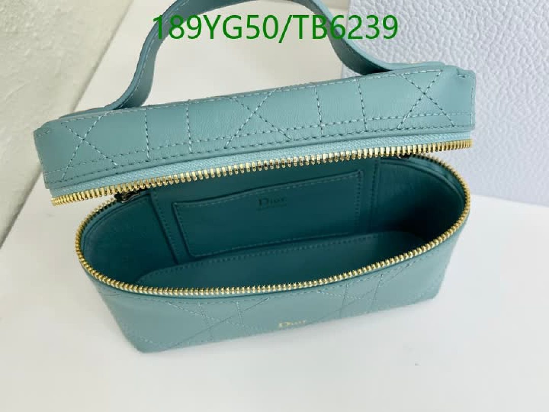 Dior-Bags(5A) Code: TB6239 $: 189USD