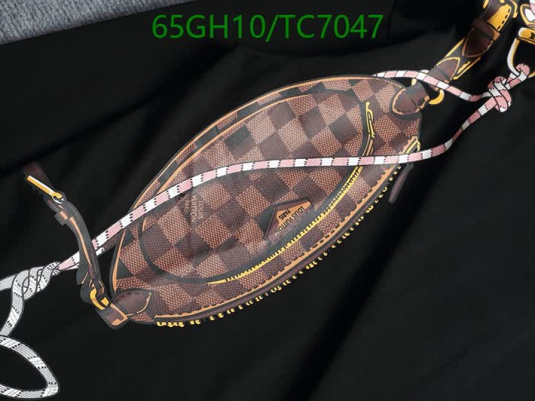 LV-Clothing Code: TC7047 $: 65USD