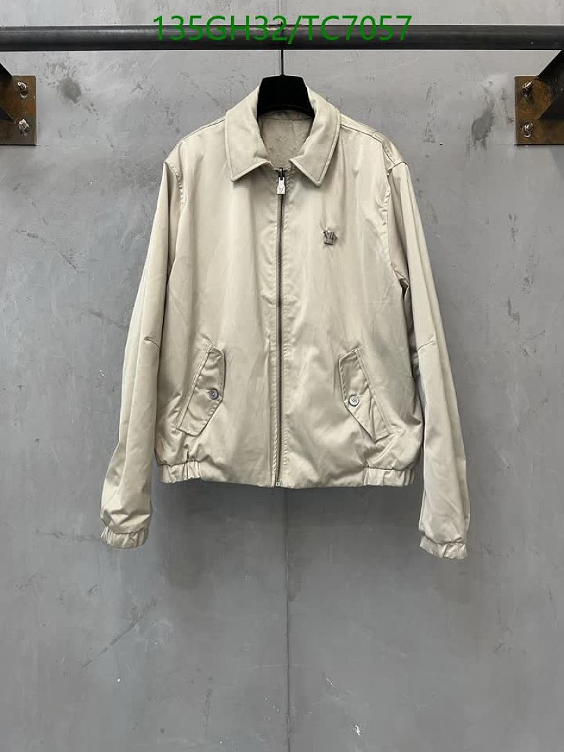 LV-Clothing Code: TC7057 $: 135USD