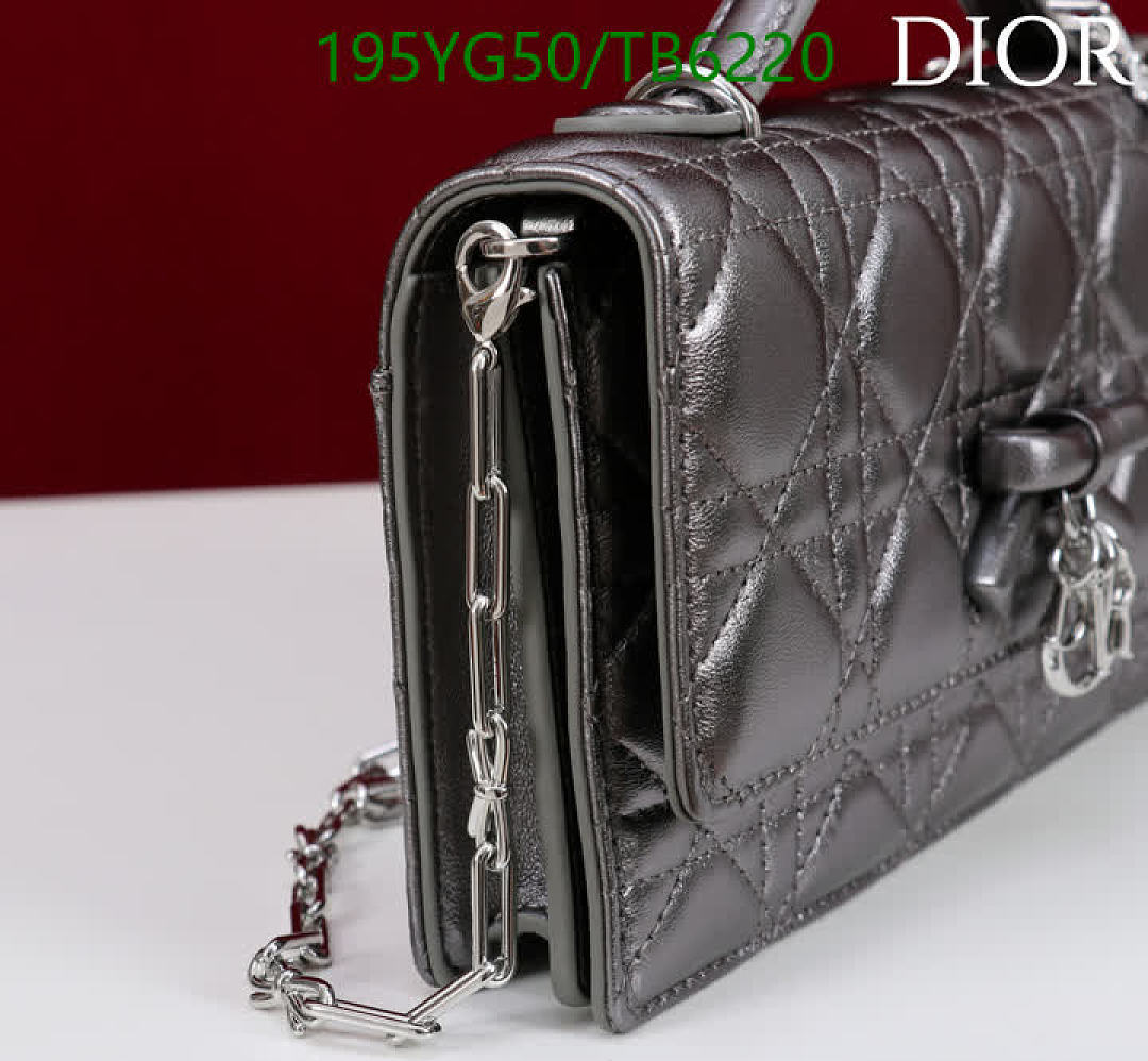 Dior-Bags(5A) Code: TB6220 $: 195USD