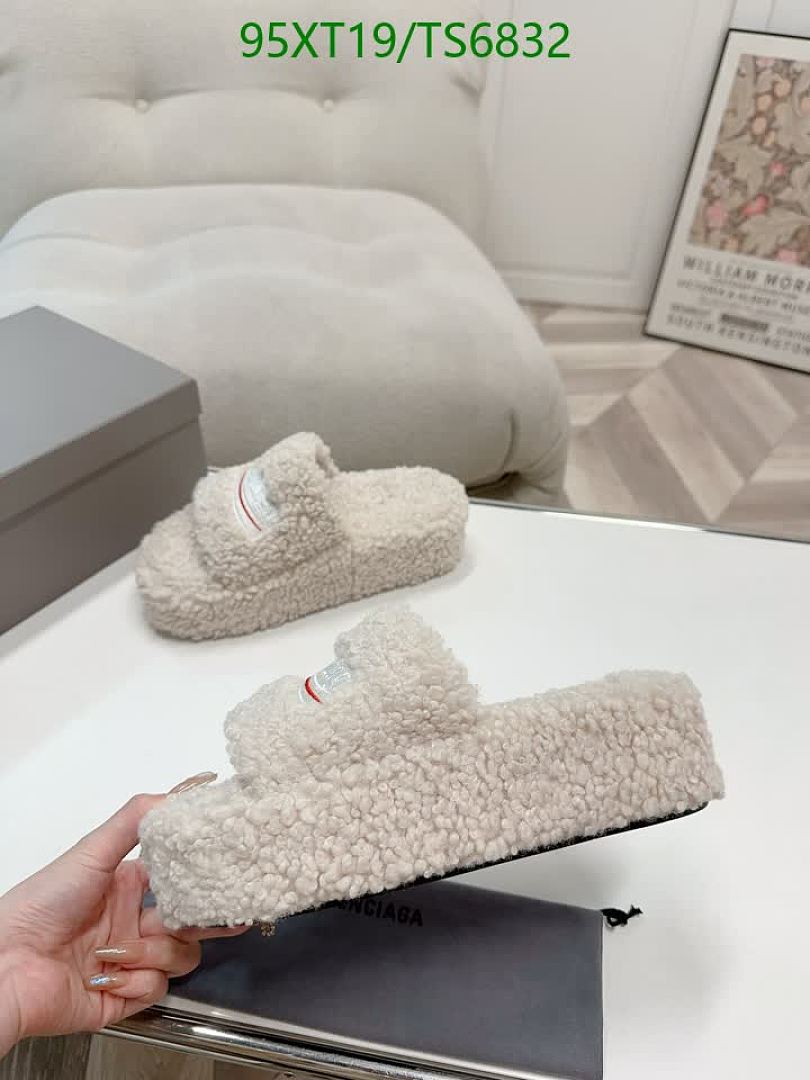 Balenciaga-Shoes(Women) Code: TS6832 $: 95USD