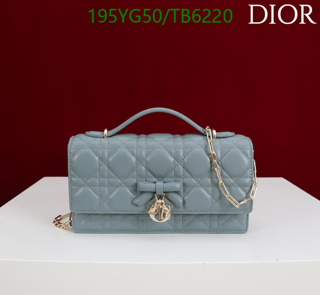 Dior-Bags(5A) Code: TB6220 $: 195USD