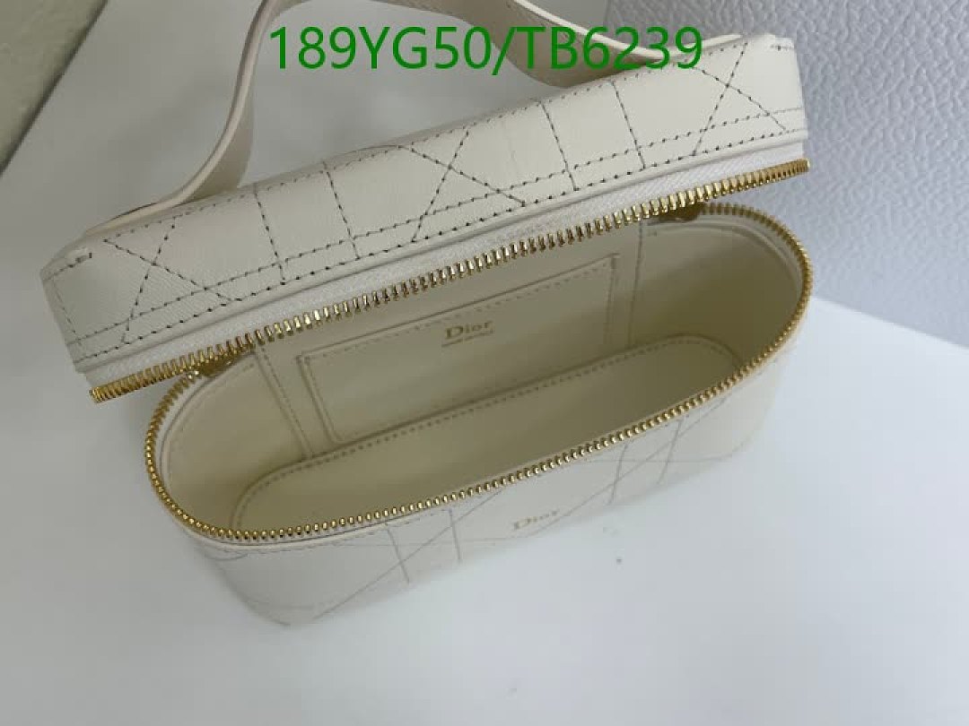 Dior-Bags(5A) Code: TB6239 $: 189USD