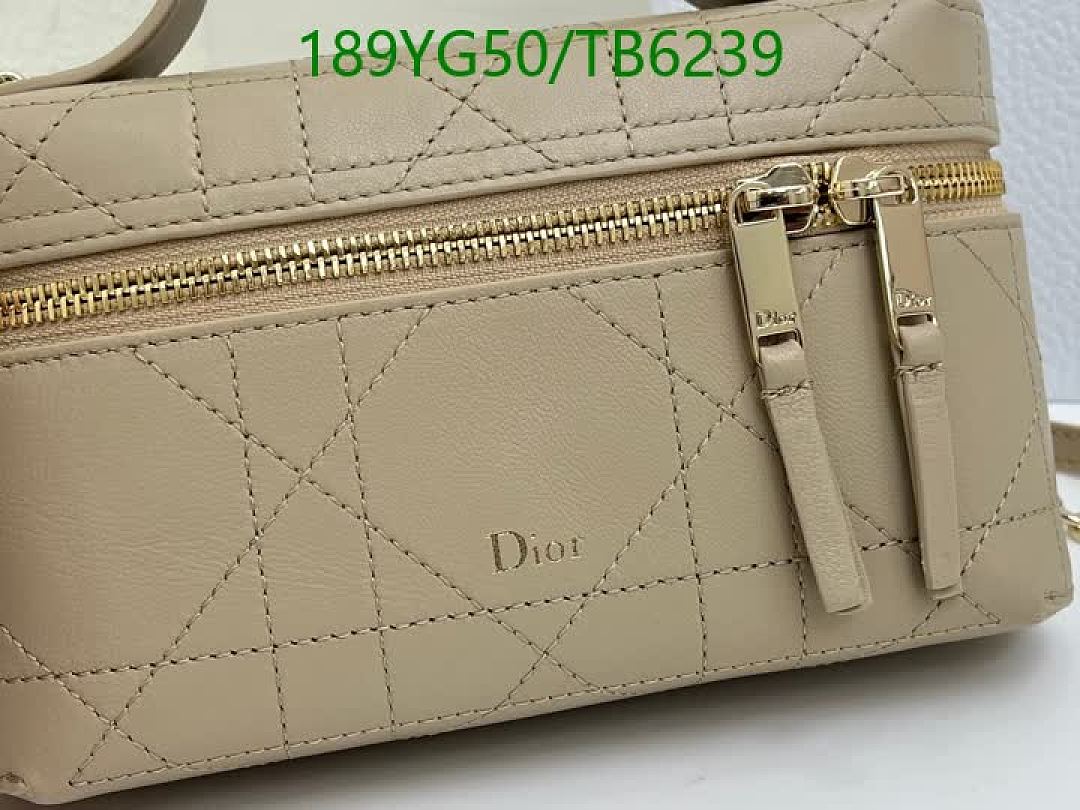 Dior-Bags(5A) Code: TB6239 $: 189USD