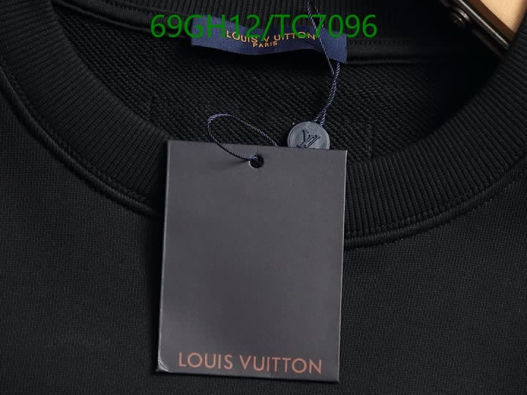 LV-Clothing Code: TC7096 $: 69USD