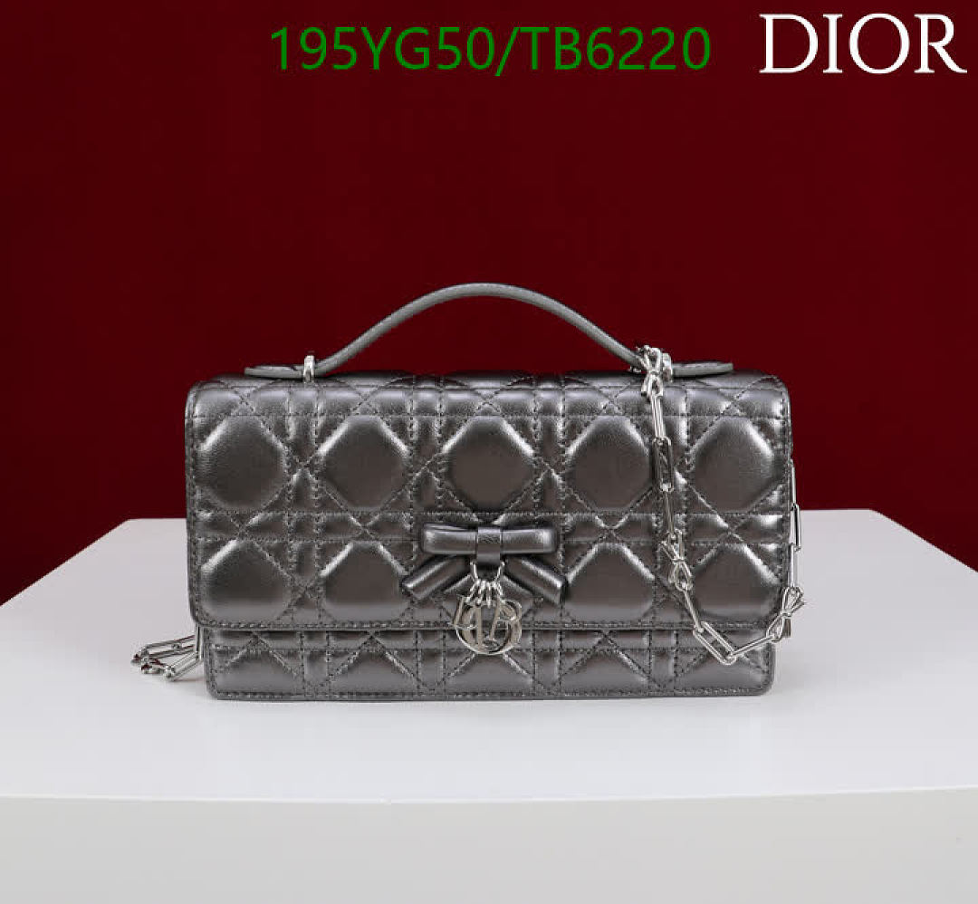 Dior-Bags(5A) Code: TB6220 $: 195USD