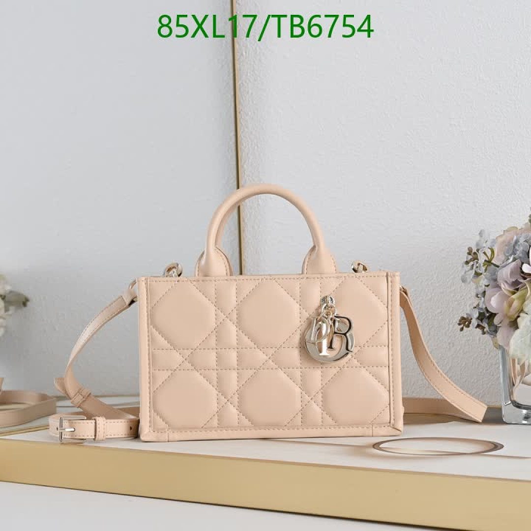 Dior-Bags(4A) Code: TB6754 $: 85USD