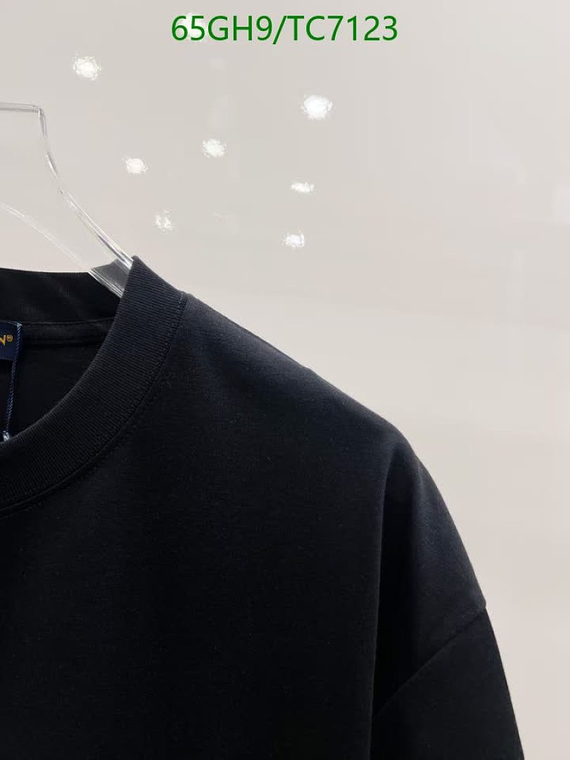 LV-Clothing Code: TC7123 $: 65USD