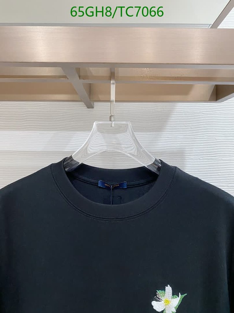 LV-Clothing Code: TC7066 $: 65USD