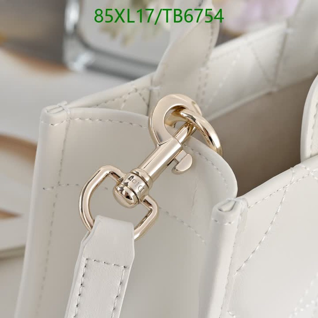 Dior-Bags(4A) Code: TB6754 $: 85USD