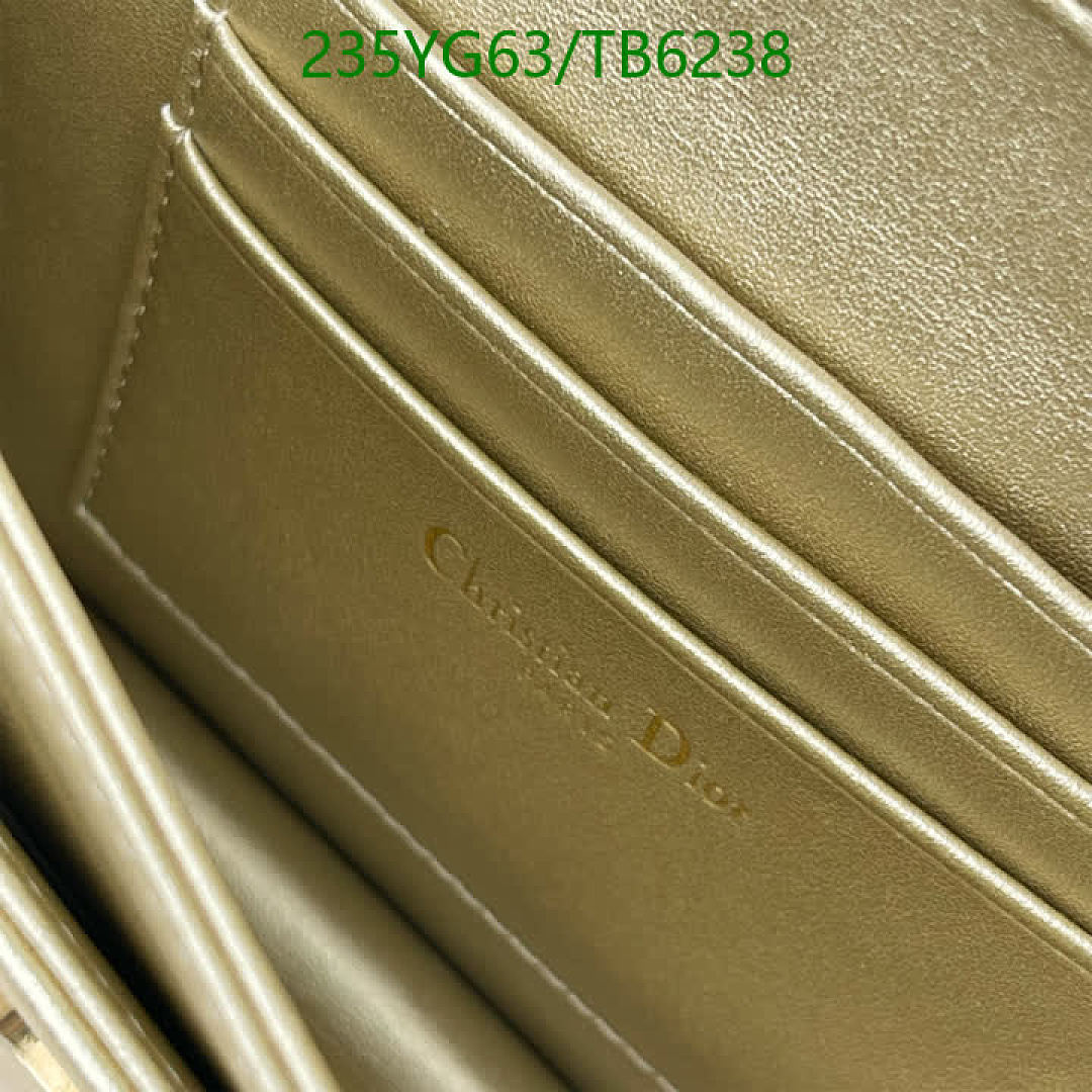 Dior-Bags(5A) Code: TB6238 $: 235USD