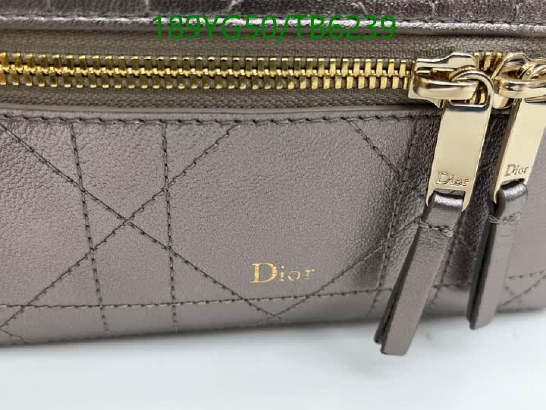 Dior-Bags(5A) Code: TB6239 $: 189USD