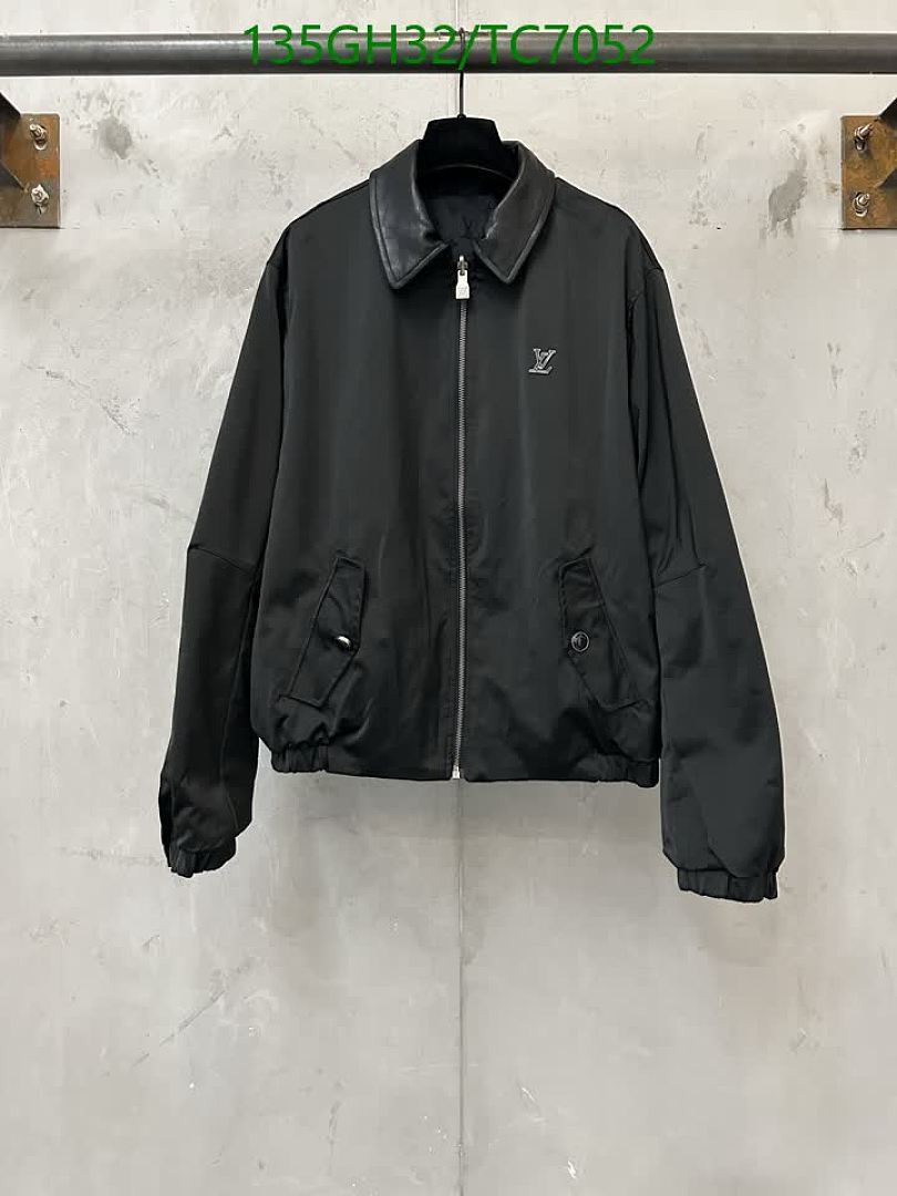 LV-Clothing Code: TC7052 $: 135USD
