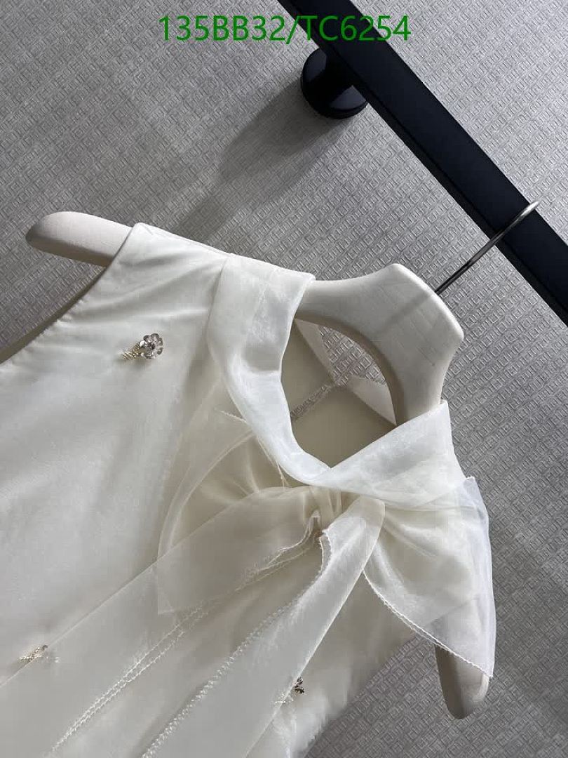 LV-Clothing Code: TC6254 $: 135USD