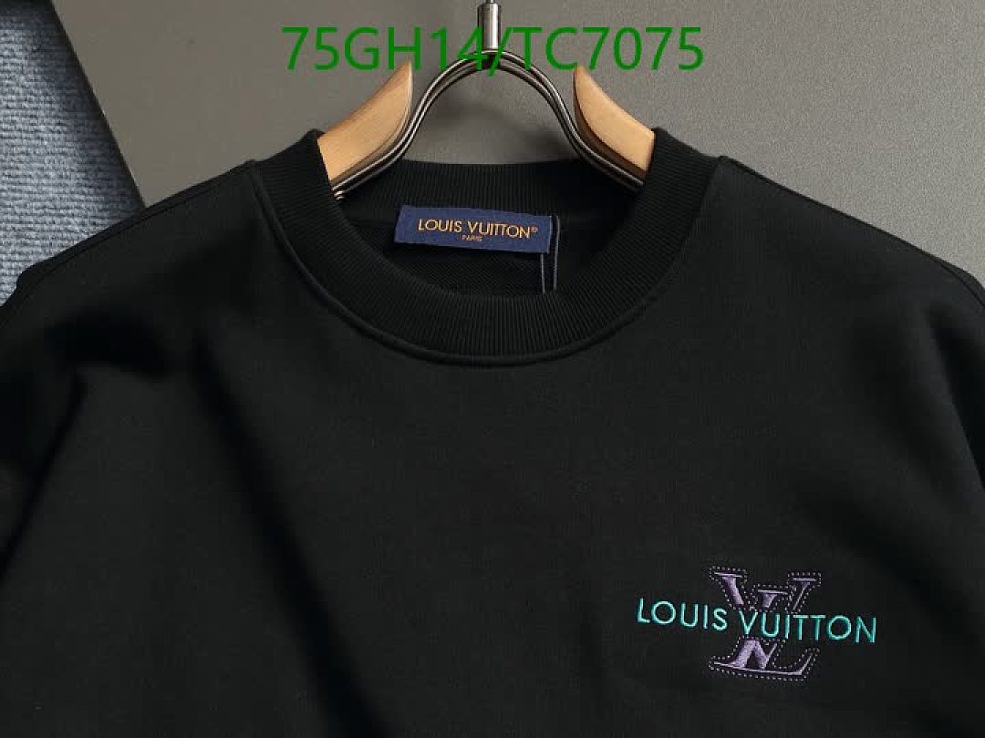 LV-Clothing Code: TC7075 $: 75USD