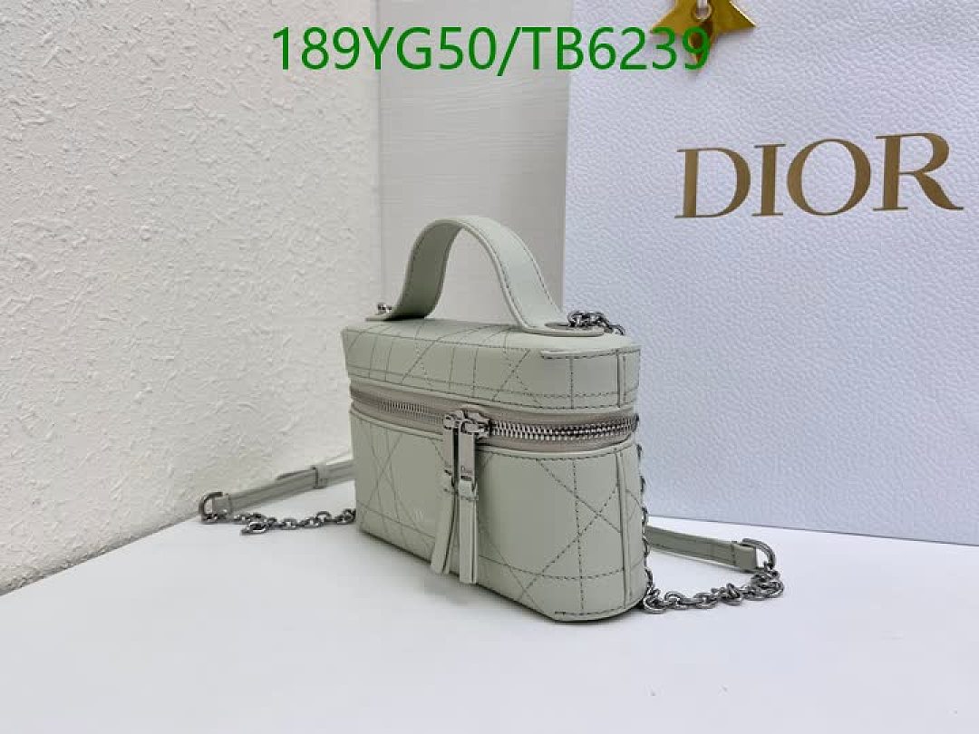 Dior-Bags(5A) Code: TB6239 $: 189USD