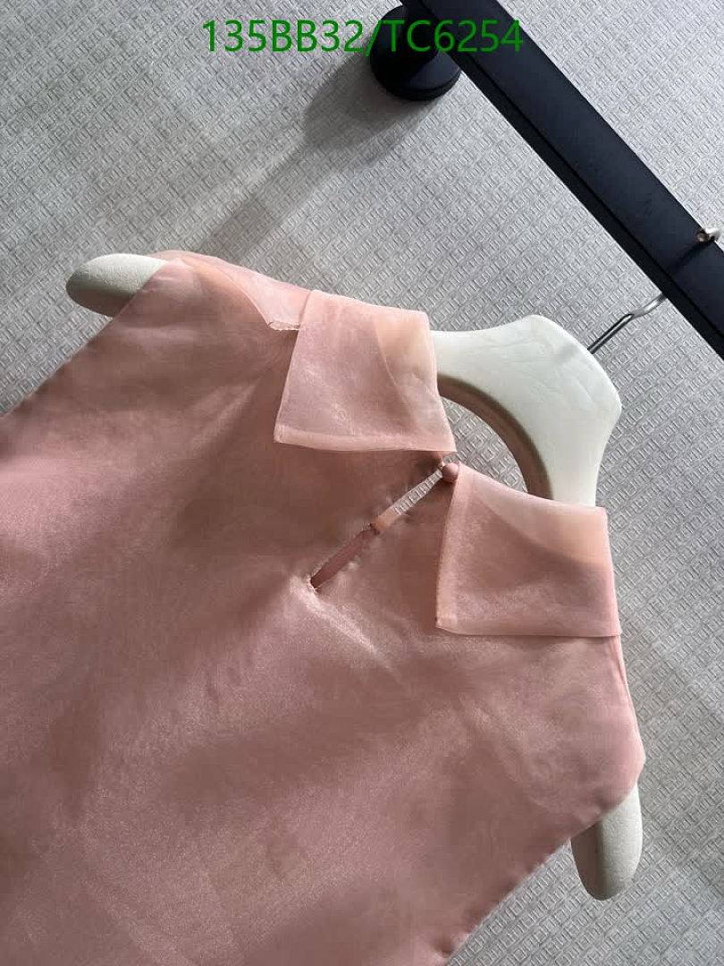 LV-Clothing Code: TC6254 $: 135USD