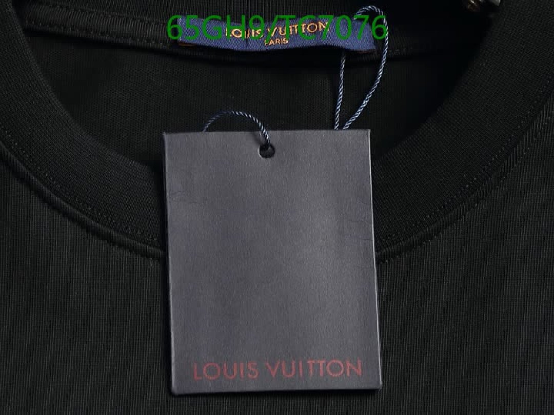 LV-Clothing Code: TC7076 $: 65USD