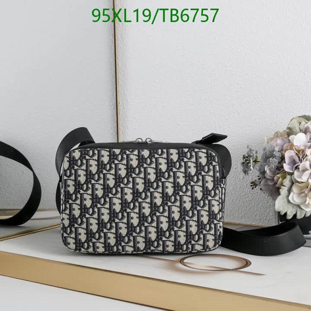 Dior-Bags(4A) Code: TB6757 $: 95USD