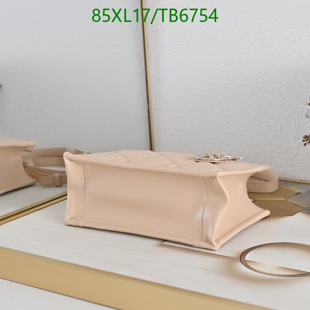 Dior-Bags(4A) Code: TB6754 $: 85USD
