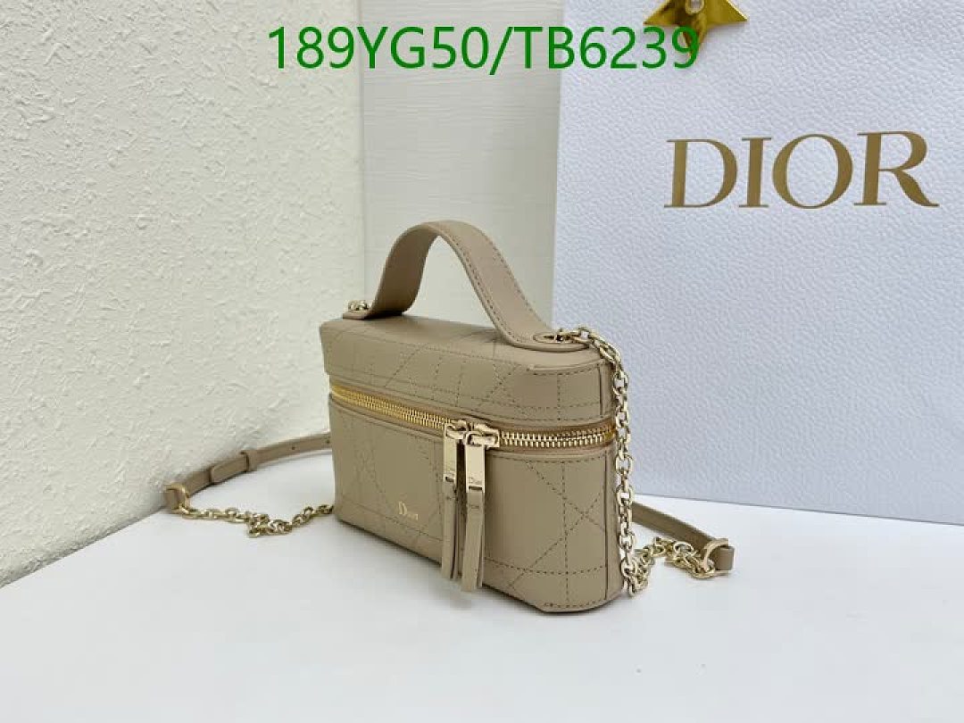 Dior-Bags(5A) Code: TB6239 $: 189USD