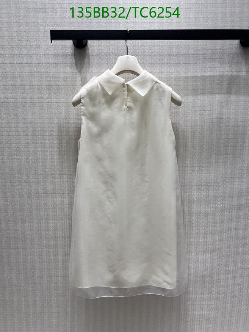 LV-Clothing Code: TC6254 $: 135USD