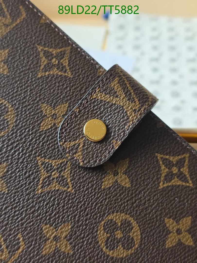 LV-Wallets(5A) Code: TT5882 $: 89USD