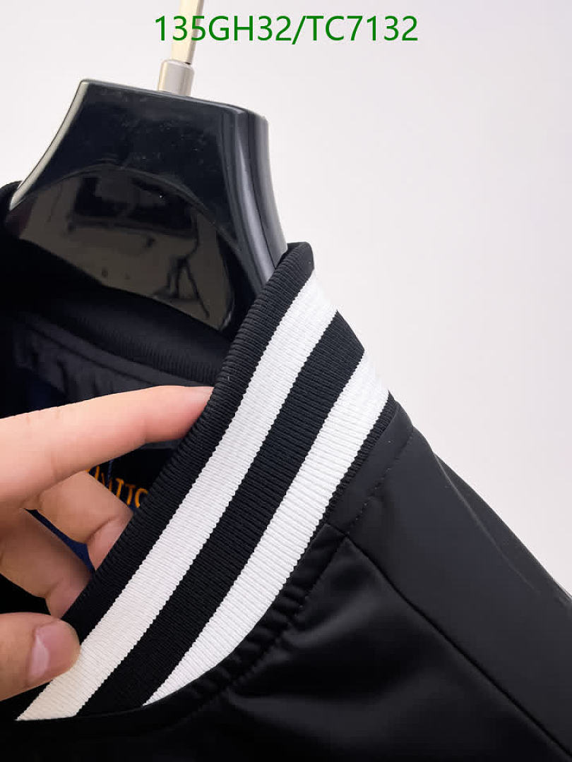 LV-Clothing Code: TC7132 $: 135USD