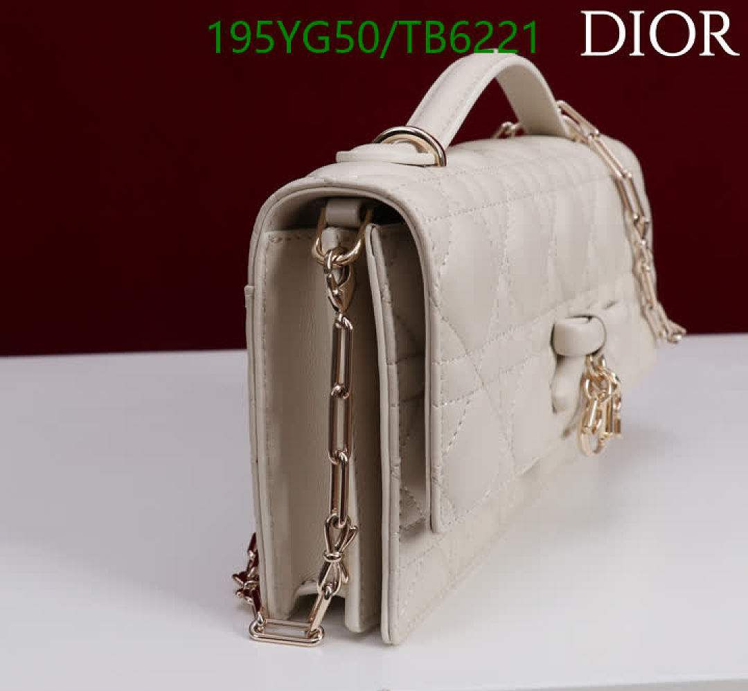 Dior-Bags(5A) Code: TB6221 $: 195USD