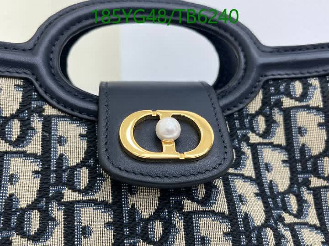 Dior-Bags(5A) Code: TB6240 $: 185USD