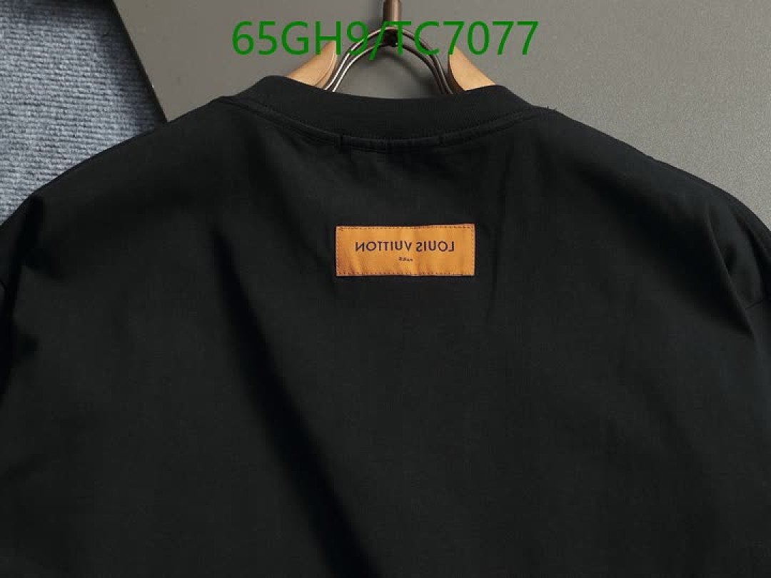 LV-Clothing Code: TC7077 $: 65USD
